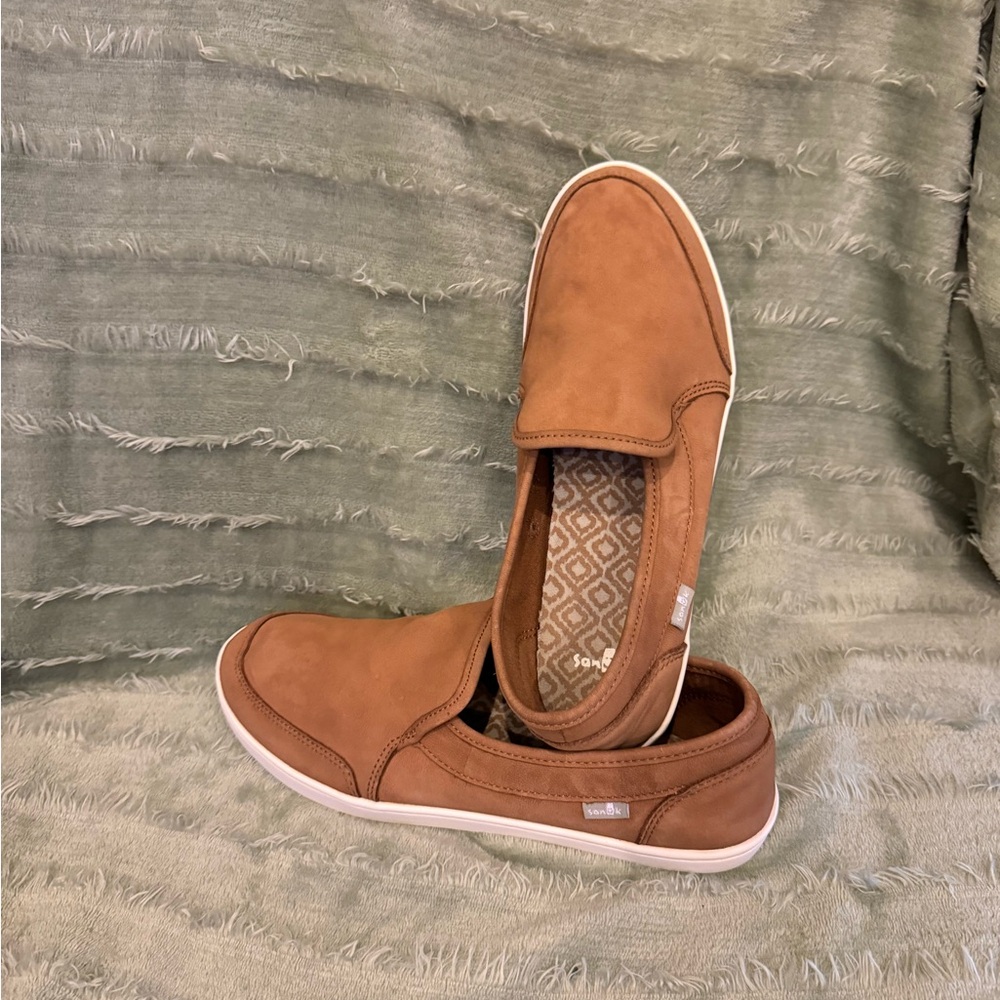 Sanuk womens loafer.